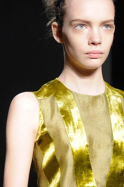 Look 27
